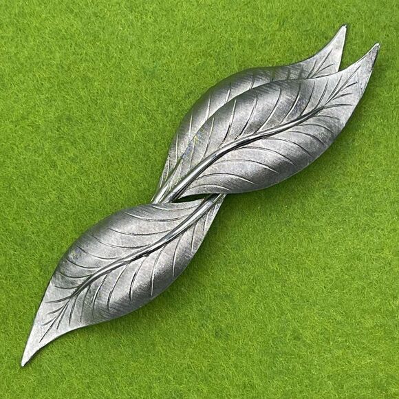 Vintage Triple Leaf Silver Tone Brooch Pin - Picture 3 of 16